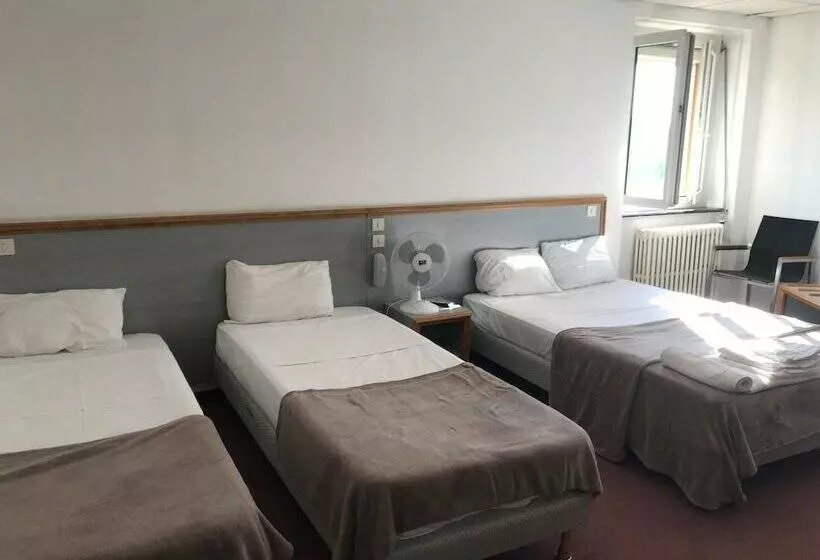 ホテル La Maison Carrée