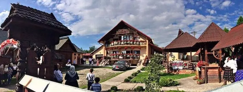 田舎風ホテル Pensiuna Maramures Hoteni