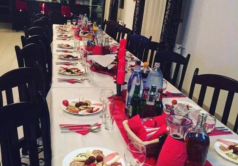 هتل روستایی Pensiuna Maramures Hoteni