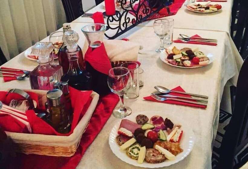 هتل روستایی Pensiuna Maramures Hoteni