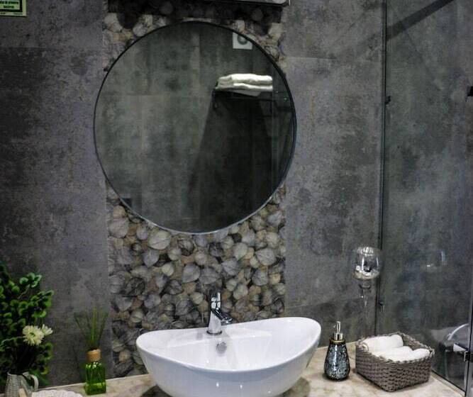 The Birds Nest Luxury B&b