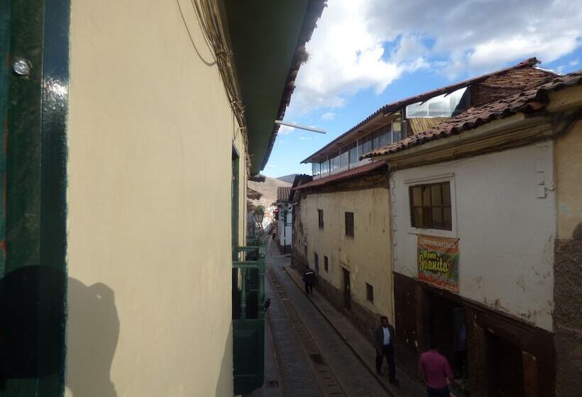 The Grasshopper Hostels Av Alta