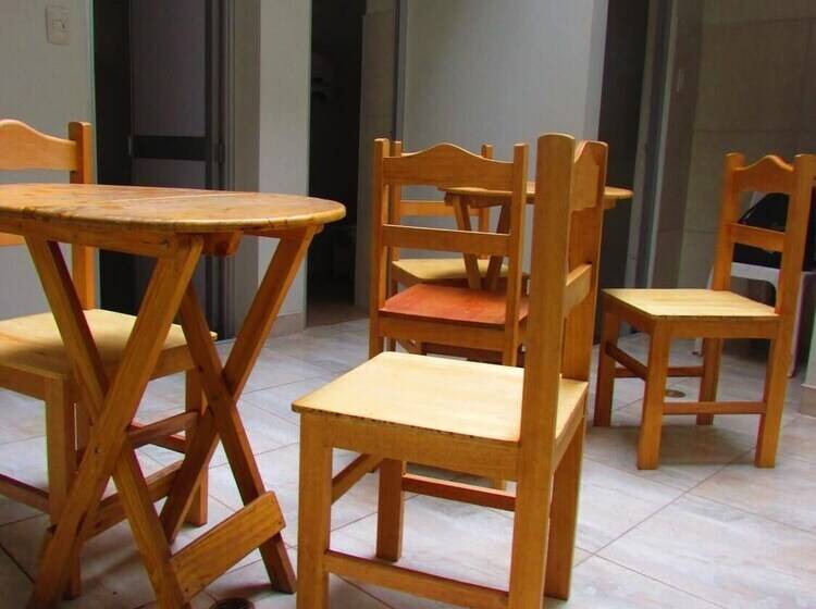 The Grasshopper Hostels Av Alta