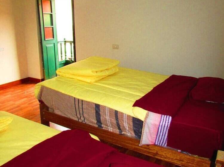 The Grasshopper Hostels Av Alta