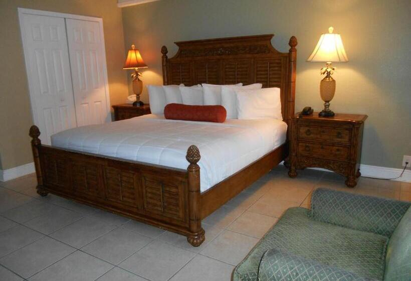 The Bayside Inn & Marina