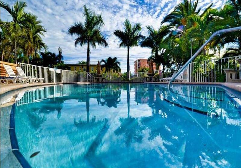 The Bayside Inn & Marina