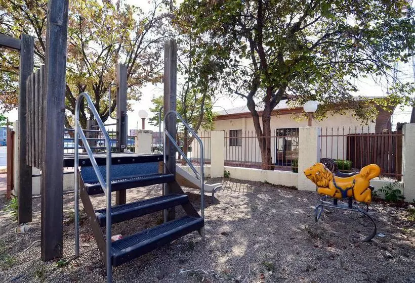 فندق Americas Best Value Inn-Bell Tower