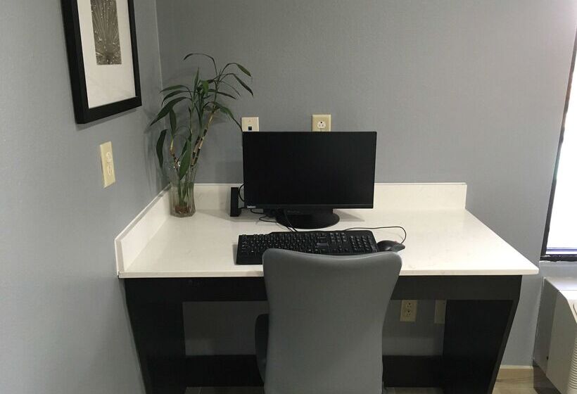 בית מלון כפרי Americas Best Value Inn Denham Springs