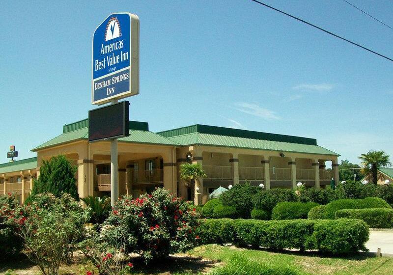 בית מלון כפרי Americas Best Value Inn Denham Springs
