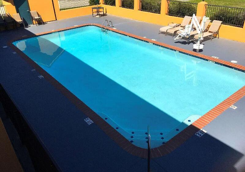 בית מלון כפרי Americas Best Value Inn Denham Springs