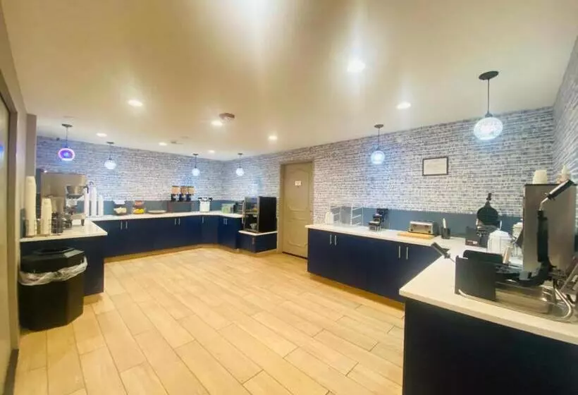 هتل Americinn By Wyndham Glendale Milwaukee