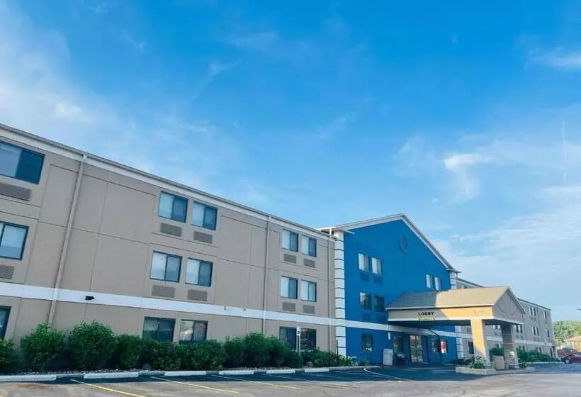 هتل Americinn By Wyndham Glendale Milwaukee