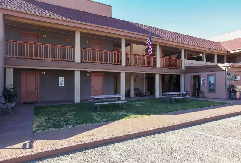 בית מלון כפרי Beaver Creek Inn