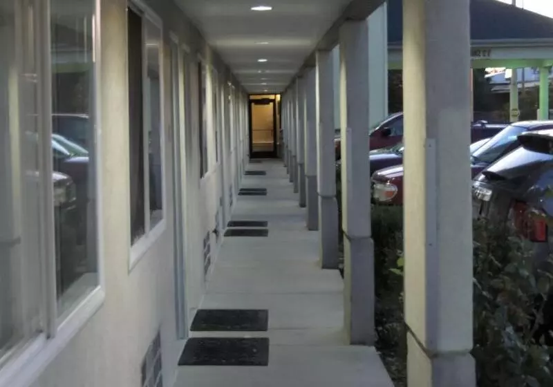 ホテル City Creek Inn & Suites