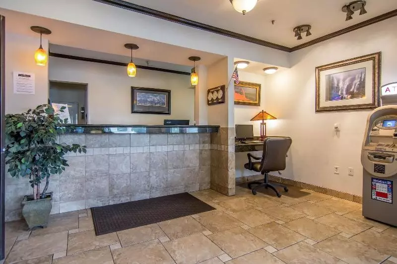 ホテル City Creek Inn & Suites