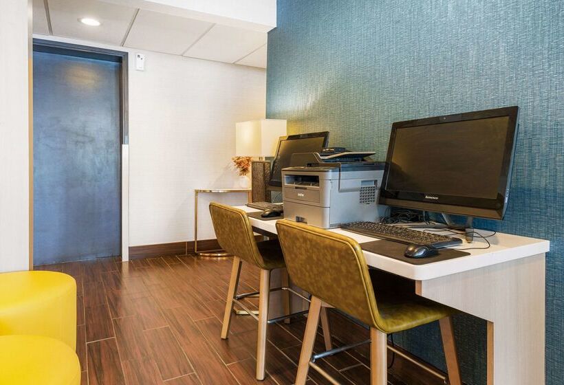 호텔 Comfort Inn Mayfield Heights Cleveland East