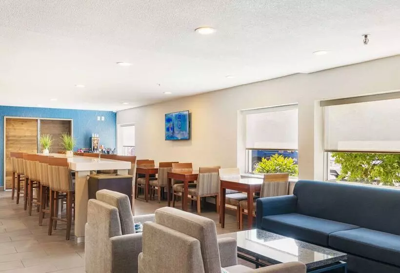 호텔 Comfort Inn Mayfield Heights Cleveland East