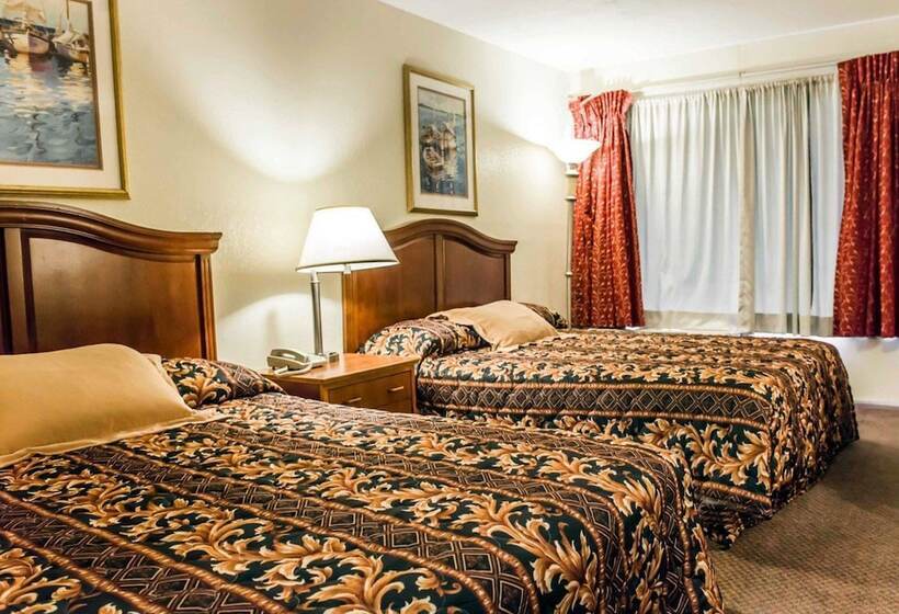 فندق Econo Lodge Perry