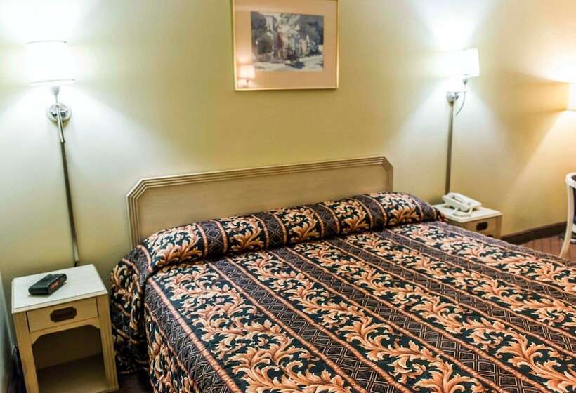 فندق Econo Lodge Perry