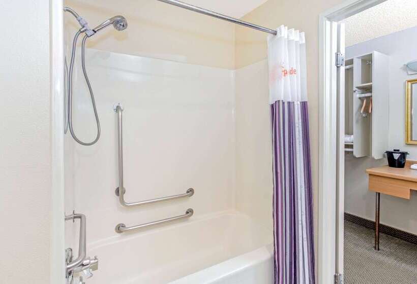 فندق La Quinta Inn By Wyndham Milwaukee Airport / Oak Creek