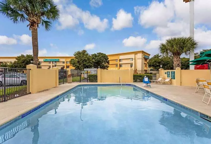 هتل La Quinta By Wyndham Orlando South