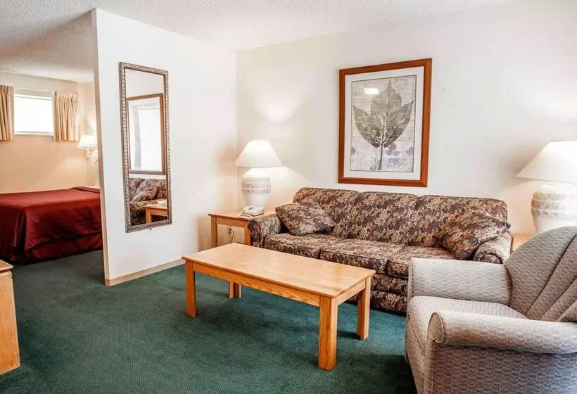 호텔 Quality Inn & Suites Bremerton Near Naval Shipyard