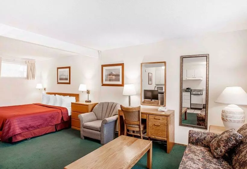 호텔 Quality Inn & Suites Bremerton Near Naval Shipyard