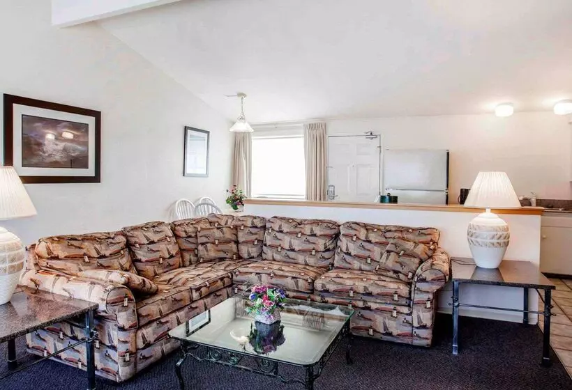 호텔 Quality Inn & Suites Bremerton Near Naval Shipyard