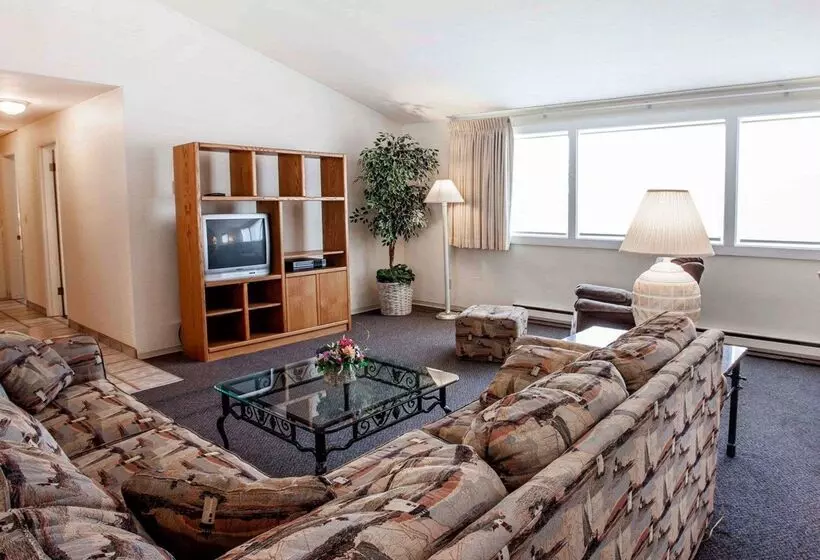 호텔 Quality Inn & Suites Bremerton Near Naval Shipyard