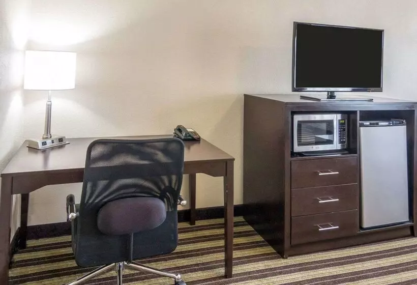 هتل Quality Inn & Suites