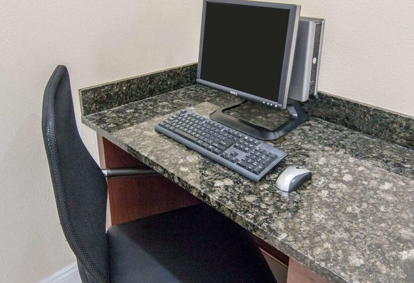 בית מלון כפרי Quality Inn & Suites