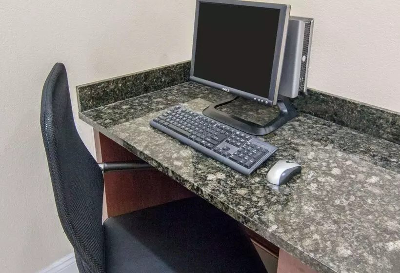 هتل Quality Inn & Suites