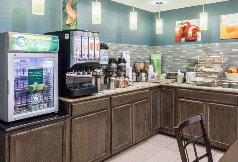 בית מלון כפרי Quality Inn & Suites