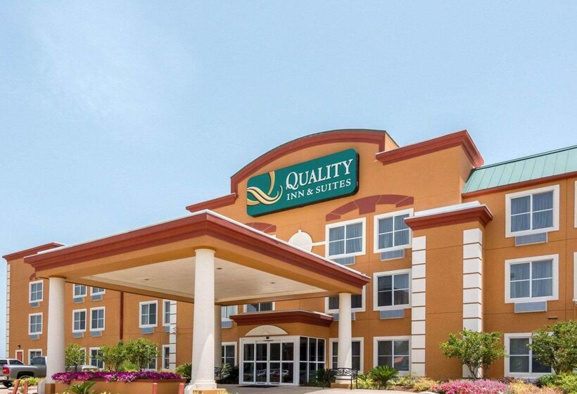 בית מלון כפרי Quality Inn & Suites