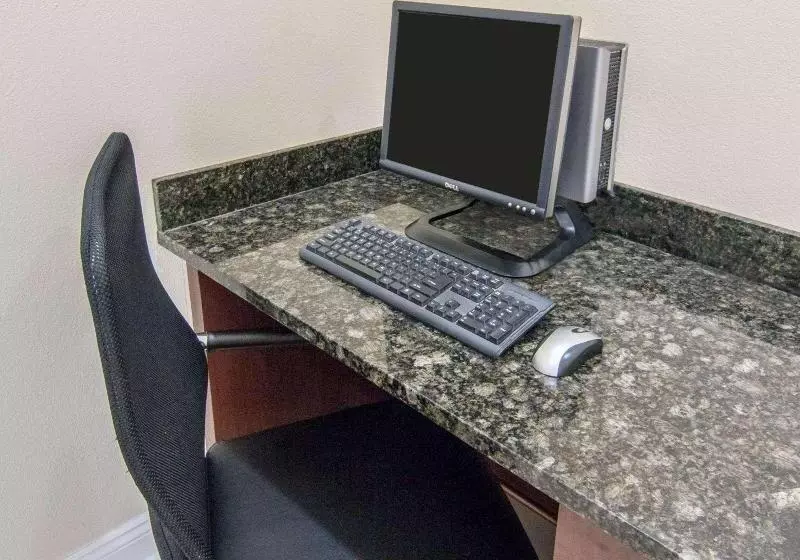 هتل Quality Inn & Suites