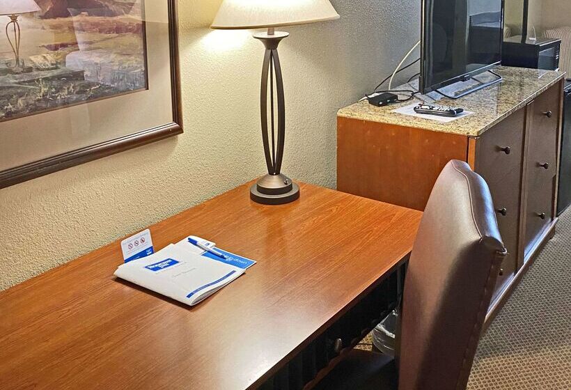 בית מלון כפרי Rodeway Inn