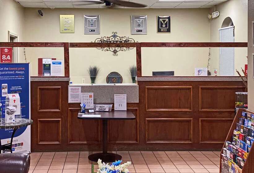 בית מלון כפרי Rodeway Inn