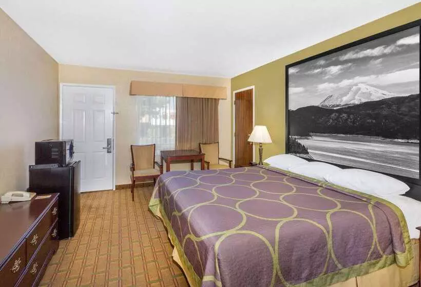 酒店 Super 8 By Wyndham Corning