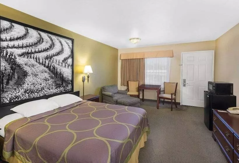 酒店 Super 8 By Wyndham Corning