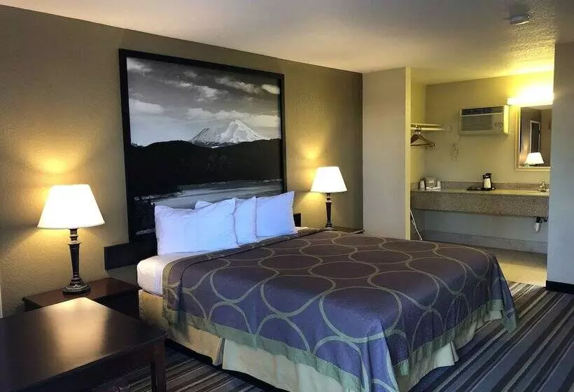 酒店 Super 8 By Wyndham Corning