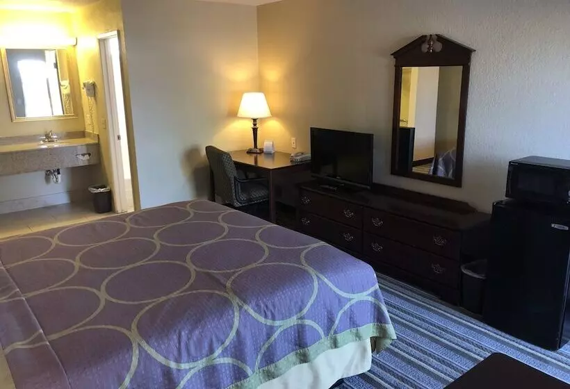 酒店 Super 8 By Wyndham Corning