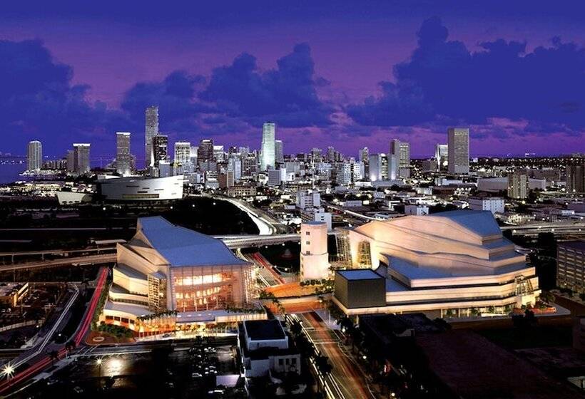 Resort Holiday Inn Miami Beachoceanfront, An Ihg