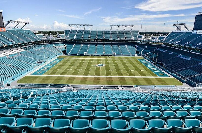 Resort Holiday Inn Miami Beachoceanfront, An Ihg