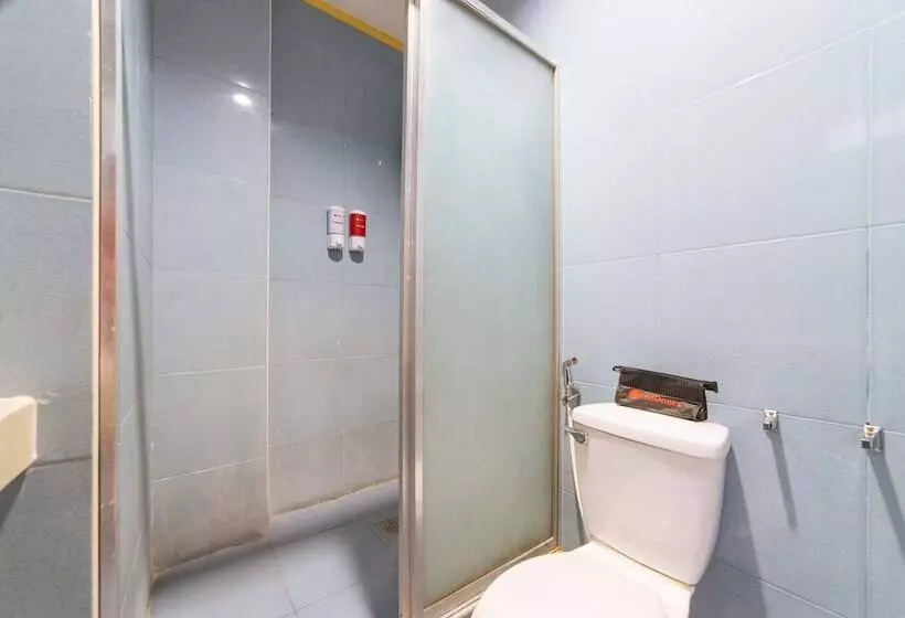 هتل Reddoorz @ Kilometer 1 Roxas City
