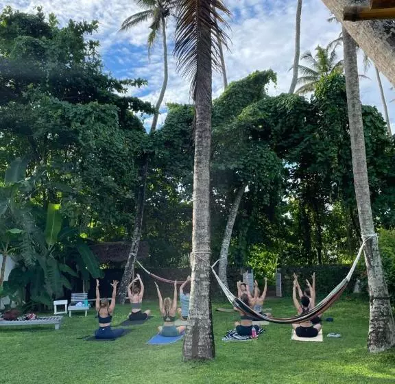 Majatalo Surf Lodge Madiha