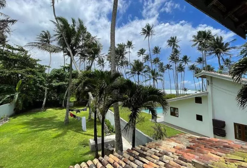 Majatalo Surf Lodge Madiha