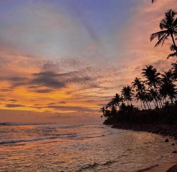 Majatalo Surf Lodge Madiha