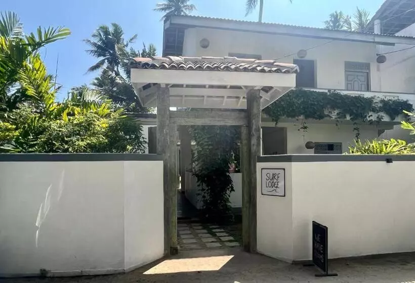 Majatalo Surf Lodge Madiha