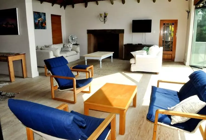 Fever Tree Manor