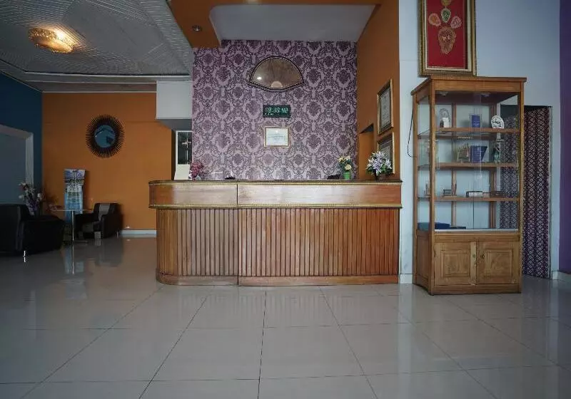 ホテル Oyo 1441  Dempo Permai